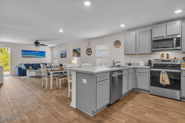 2040 Course Lane, Surf City, NC 28445
