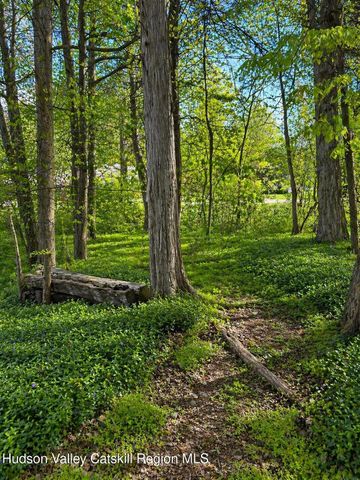 174 North Drive, Saugerties, NY 12477