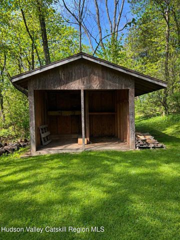 174 North Drive, Saugerties, NY 12477
