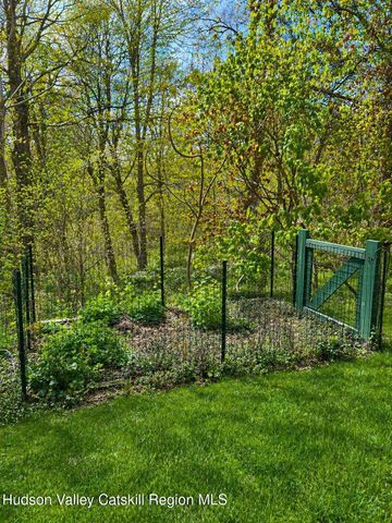 174 North Drive, Saugerties, NY 12477