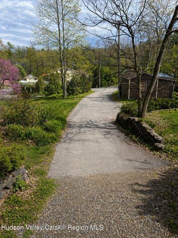 174 North Drive, Saugerties, NY 12477
