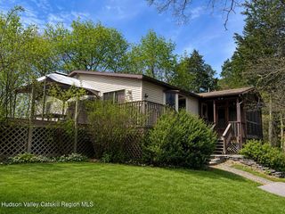 174 North Drive, Saugerties, NY 12477