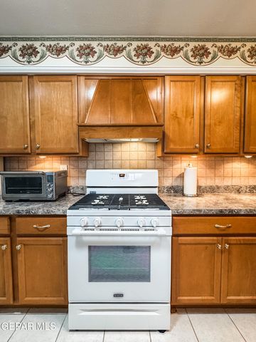 16100 SOCORRO Road, Fabens, TX 79838