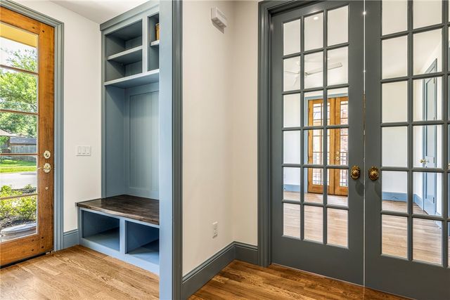 302 NW 5th Street, Bentonville, AR 72712