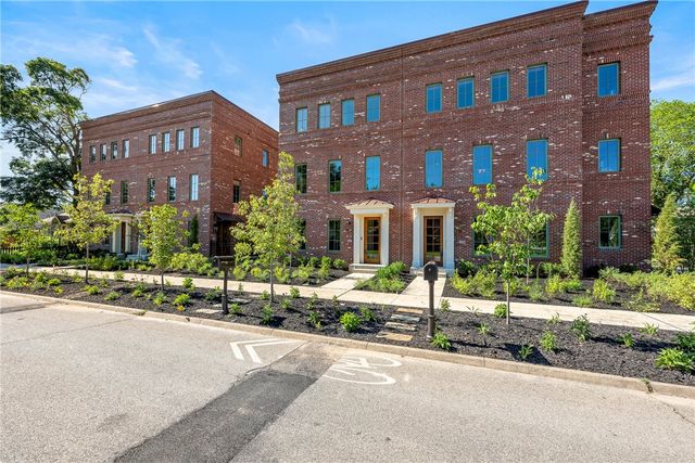 302 NW 5th Street, Bentonville, AR 72712