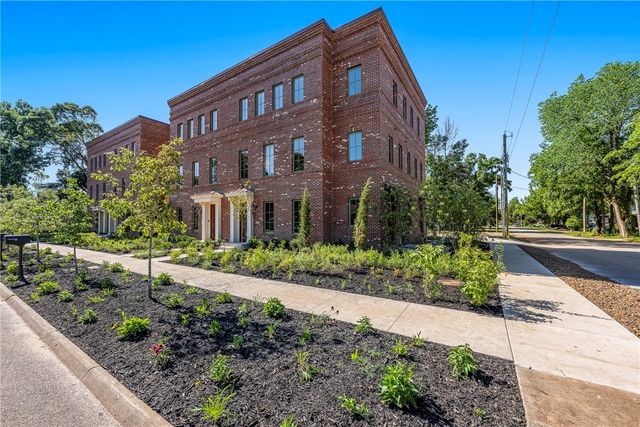 302 NW 5th Street, Bentonville, AR 72712