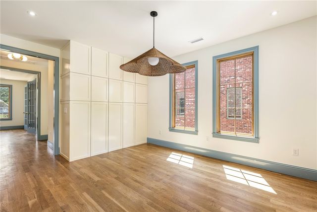302 NW 5th Street, Bentonville, AR 72712