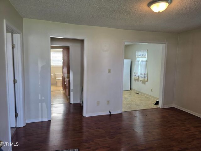 1308 East Chilhowie Avenue, Johnson City, TN 37601