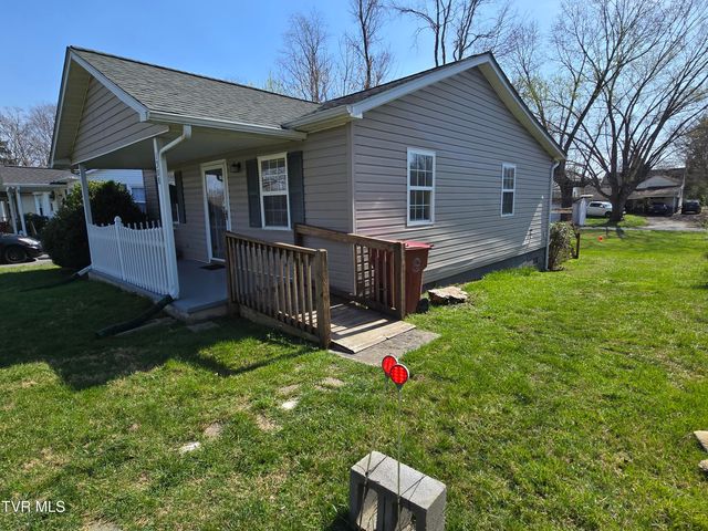 1308 East Chilhowie Avenue, Johnson City, TN 37601
