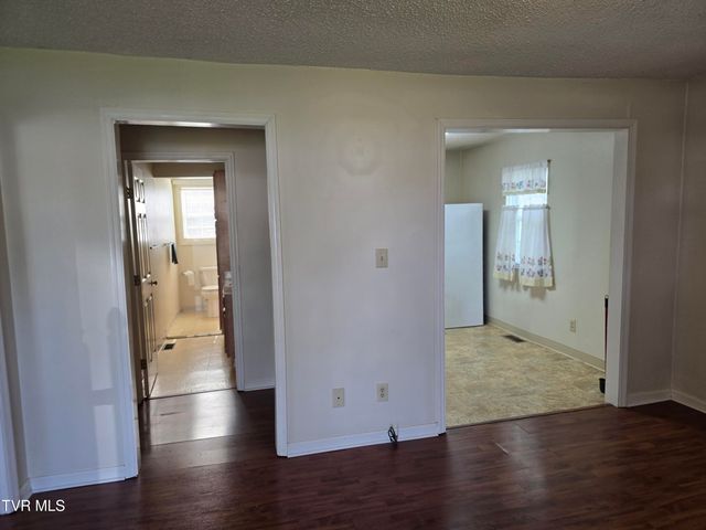 1308 East Chilhowie Avenue, Johnson City, TN 37601