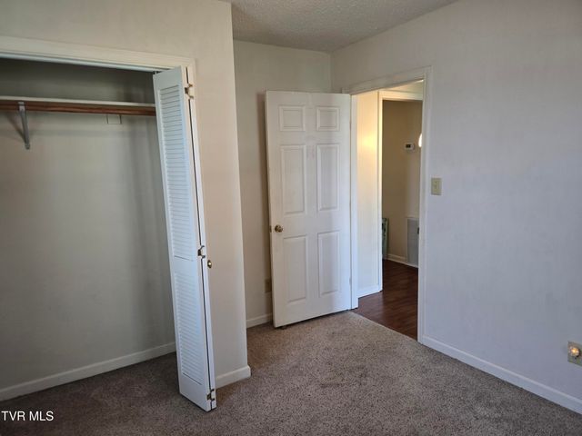 1308 East Chilhowie Avenue, Johnson City, TN 37601