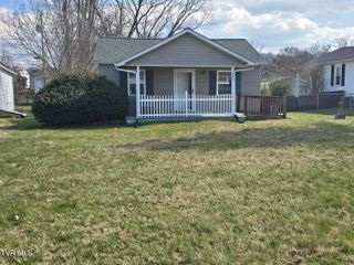 1308 East Chilhowie Avenue, Johnson City, TN 37601