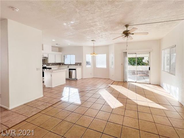 3553 Lazy Sun Lane, Las Vegas, NV 89147