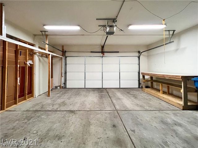 3553 Lazy Sun Lane, Las Vegas, NV 89147