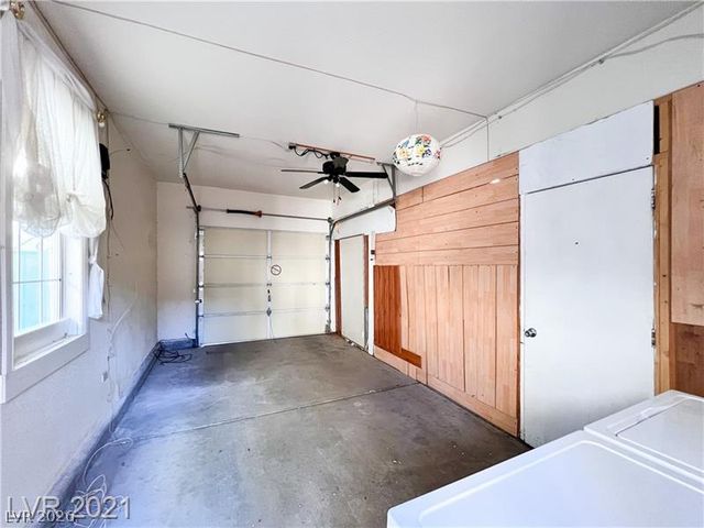 3553 Lazy Sun Lane, Las Vegas, NV 89147