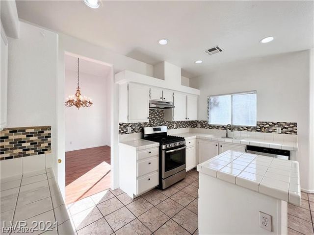 3553 Lazy Sun Lane, Las Vegas, NV 89147