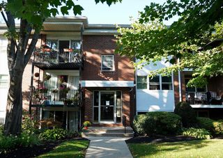 36 Pleasant Dr 42, Stoughton, MA 02072