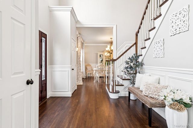 7 Brittany Court, Ridge, NY 11961