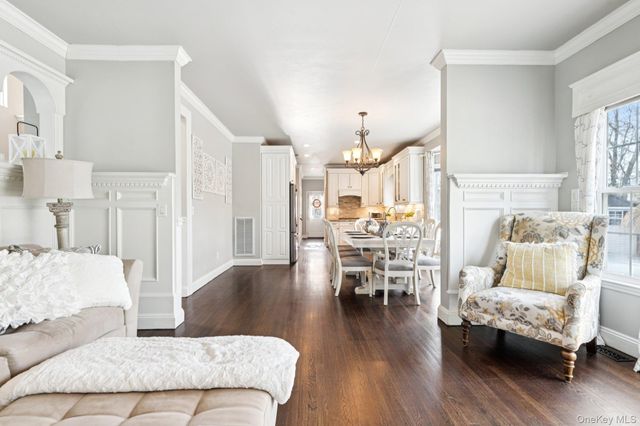 7 Brittany Court, Ridge, NY 11961