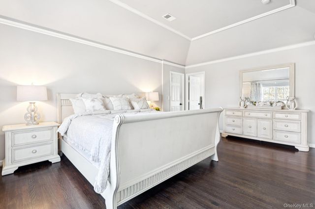 7 Brittany Court, Ridge, NY 11961