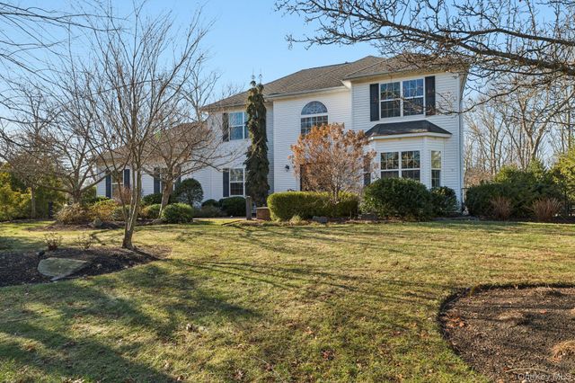 7 Brittany Court, Ridge, NY 11961