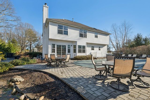 7 Brittany Court, Ridge, NY 11961