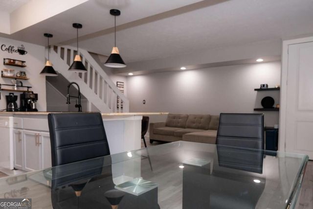 1384 Old Coach Road SW, Marietta, GA 30008