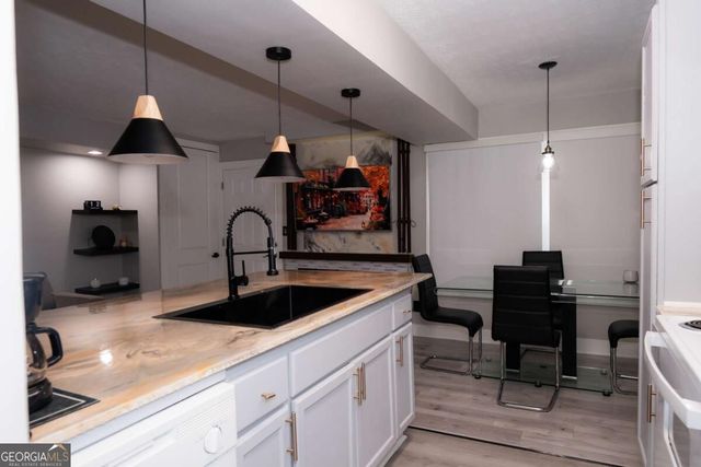 1384 Old Coach Road SW, Marietta, GA 30008
