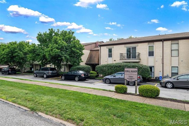 1251 Guelbreth Lane 211, St Louis, MO 63146