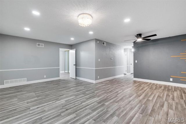 1251 Guelbreth Lane 211, St Louis, MO 63146