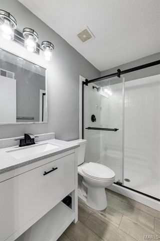 1251 Guelbreth Lane 211, St Louis, MO 63146
