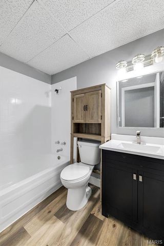 1251 Guelbreth Lane 211, St Louis, MO 63146