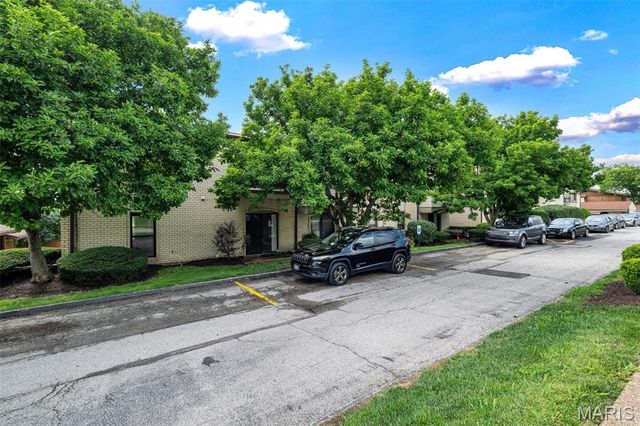 1251 Guelbreth Lane 211, St Louis, MO 63146