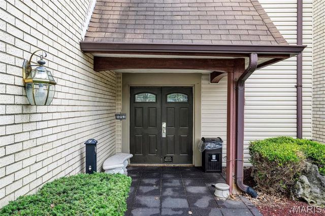 1251 Guelbreth Lane 211, St Louis, MO 63146