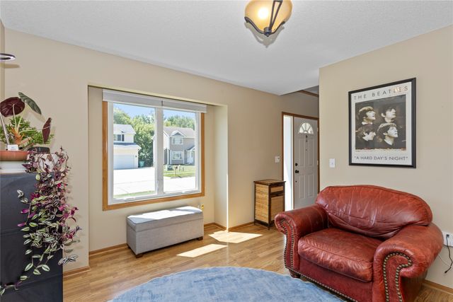 10201 Hickory Lane, Urbandale, IA 50322