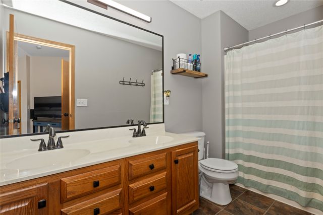 10201 Hickory Lane, Urbandale, IA 50322
