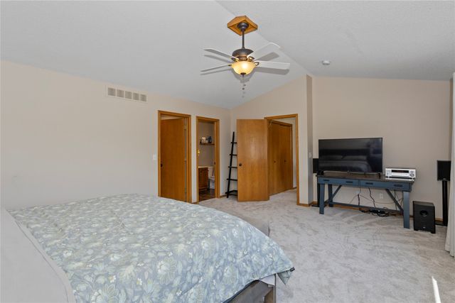 10201 Hickory Lane, Urbandale, IA 50322