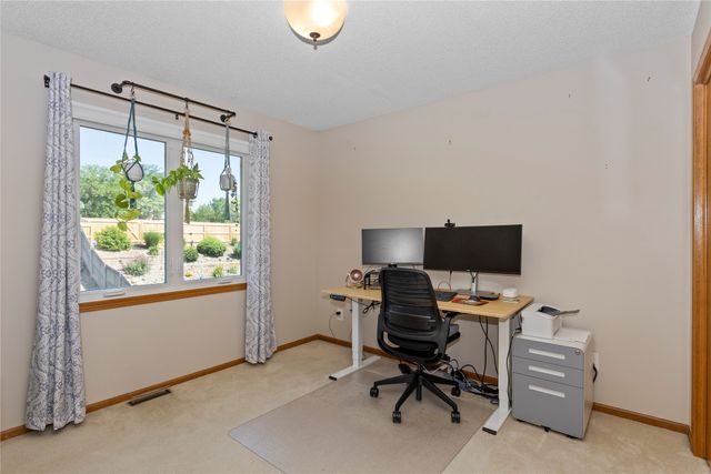 10201 Hickory Lane, Urbandale, IA 50322