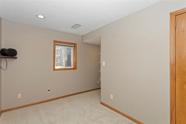 10201 Hickory Lane, Urbandale, IA 50322