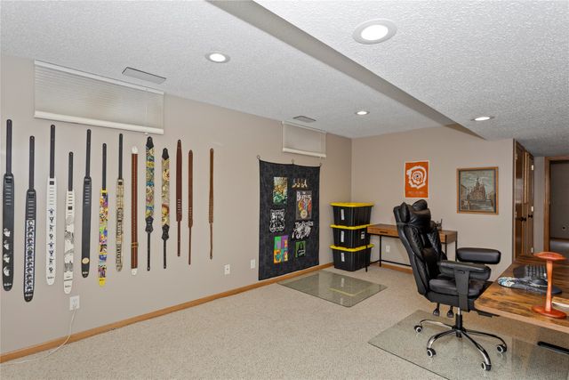 10201 Hickory Lane, Urbandale, IA 50322