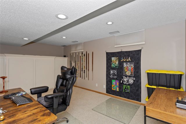 10201 Hickory Lane, Urbandale, IA 50322