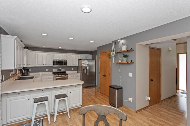 10201 Hickory Lane, Urbandale, IA 50322