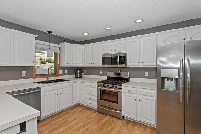 10201 Hickory Lane, Urbandale, IA 50322