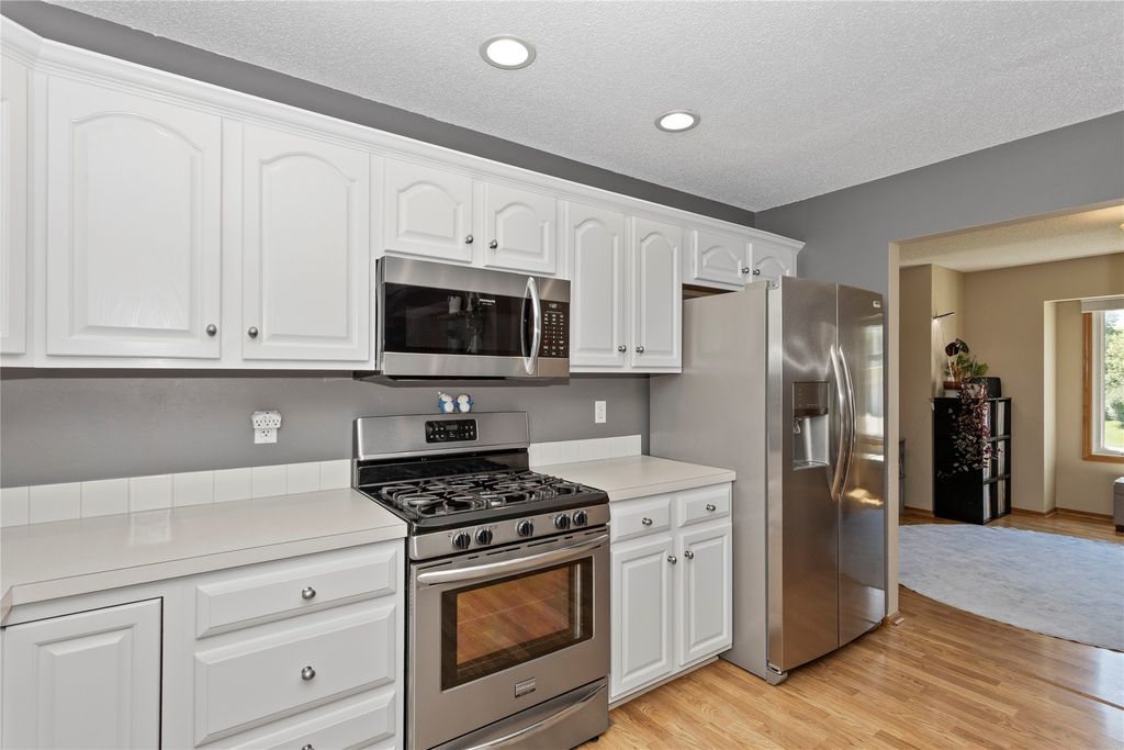 10201 Hickory Lane, Urbandale, IA 50322