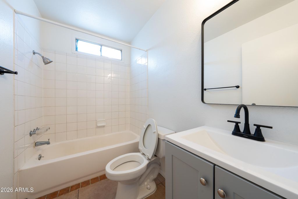 Image 12 of property listing at 2223 N 47TH Avenue, Phoenix, AZ 85035
