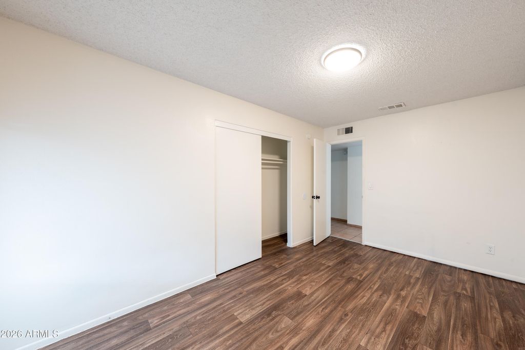 Image 14 of property listing at 2223 N 47TH Avenue, Phoenix, AZ 85035