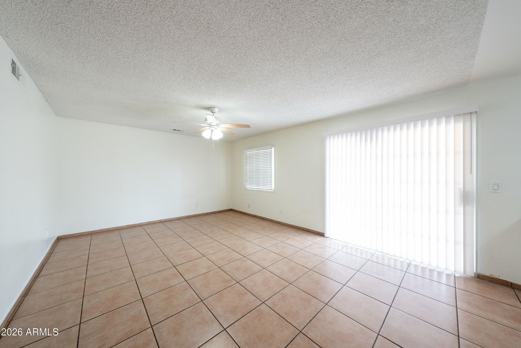 Image 15 of property listing at 2223 N 47TH Avenue, Phoenix, AZ 85035