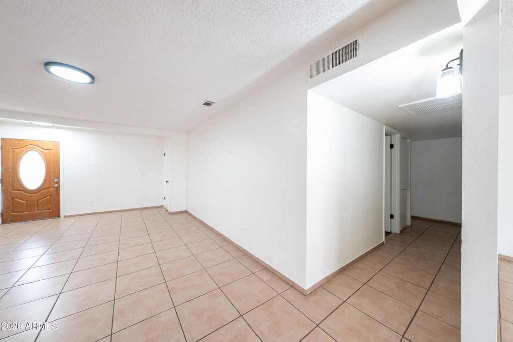 Image 17 of property listing at 2223 N 47TH Avenue, Phoenix, AZ 85035