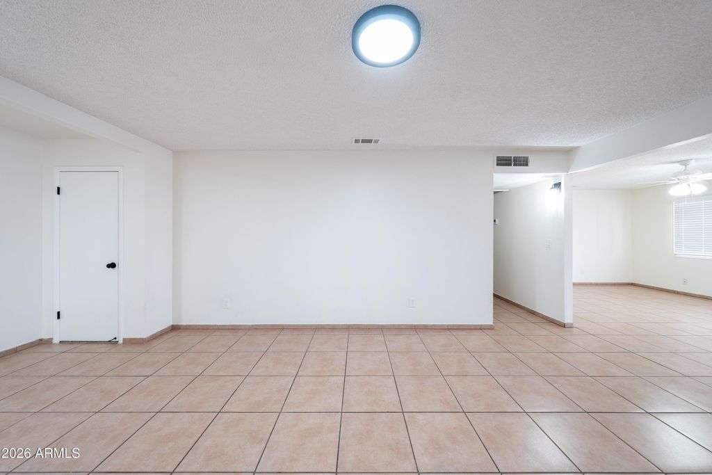 Image 18 of property listing at 2223 N 47TH Avenue, Phoenix, AZ 85035