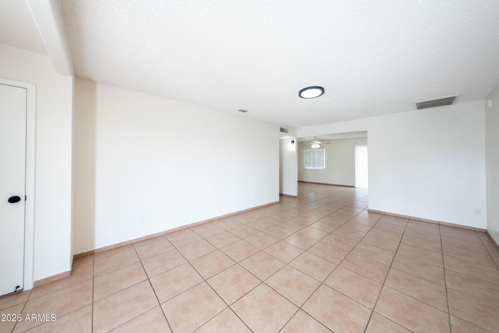 Image 19 of property listing at 2223 N 47TH Avenue, Phoenix, AZ 85035